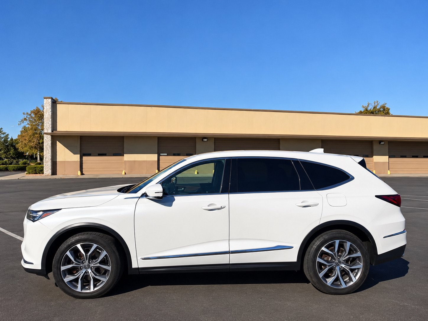 Used 2022 Acura MDX w/ Technology Package AWD/4WD image 8