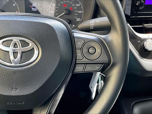 Used 2025 Toyota Corolla LE FWD image 25