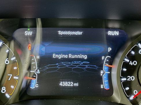 Used 2025 Jeep Compass Limited image 19