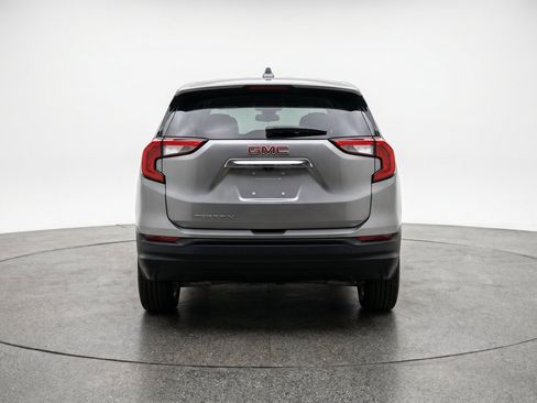 Used 2024 GMC Terrain SLE FWD image 7
