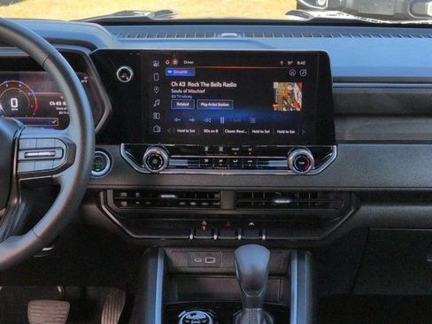 Used 2024 Chevrolet Colorado Trail Boss w/ Technology Package AWD/4WD image 17