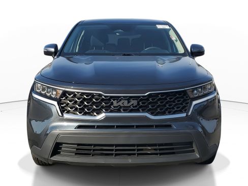 Used 2023 Kia Sorento LX image 2