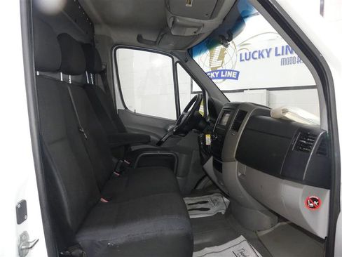 Used 2015 Mercedes-Benz Sprinter 2500 image 19