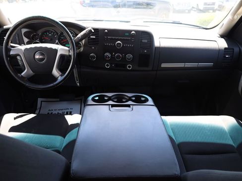 Used 2009 GMC Sierra 2500 SLT AWD/4WD image 18