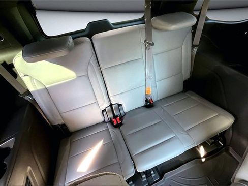 Used 2021 Chevrolet Tahoe Z71 w/ Z71 Off-Road Package image 26