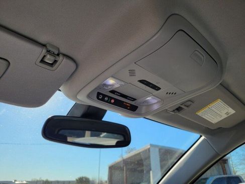 Used 2019 GMC Terrain SLT w/ Preferred Package image 23