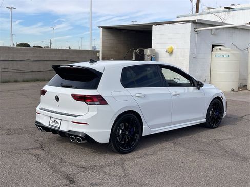 New 2026 Volkswagen Golf 2.0T image 5