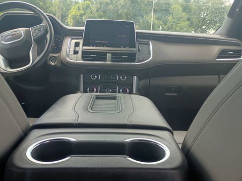 Used 2021 GMC Yukon SLT w/ SLT Premium Package AWD/4WD image 7