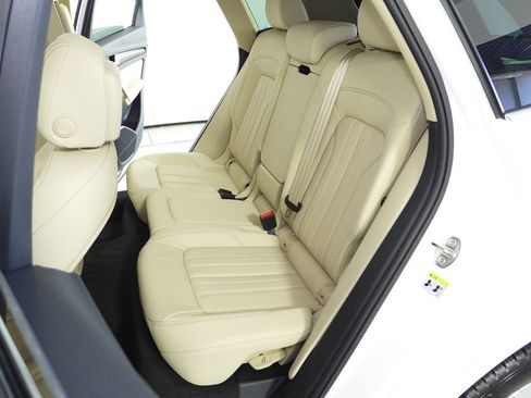 Used 2023 Audi Q5 2.0T Premium w/ Convenience Package image 21