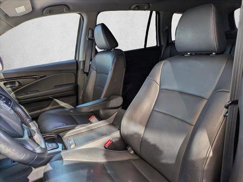 Used 2020 Honda Pilot Touring image 13