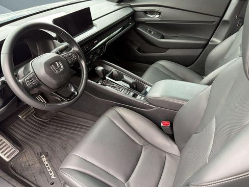 Used 2023 Honda Accord Sport image 4