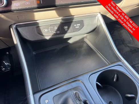 Used 2025 Kia Carnival image 27