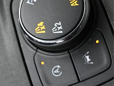 Used 2023 Chevrolet Traverse RS image 35