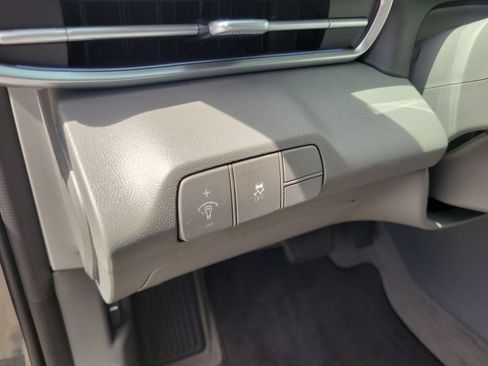 Used 2024 Hyundai Elantra SEL FWD image 16