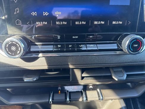 Used 2023 Chevrolet Colorado W/T image 17