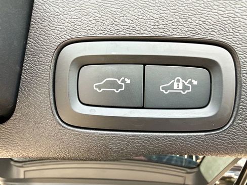 Used 2022 Volvo XC60 B6 Inscription w/ Advanced Package image 31