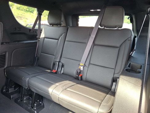 Used 2024 Chevrolet Suburban High Country AWD/4WD image 10