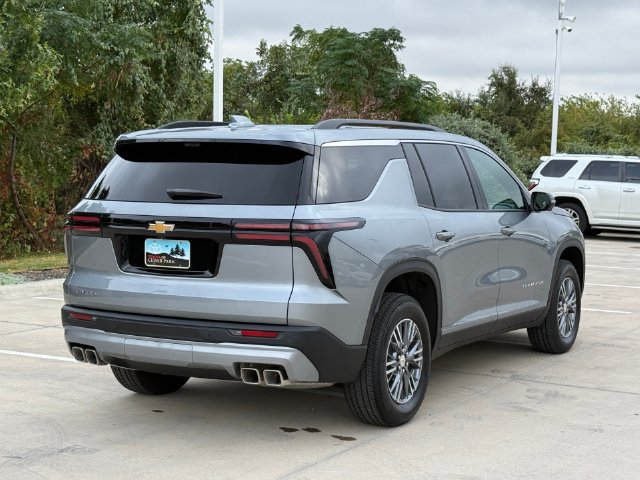 Used 2026 Chevrolet Traverse LT w/ Driver Confidence Package FWD image 6