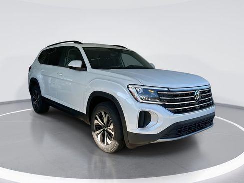 New 2026 Volkswagen Atlas SE image 45