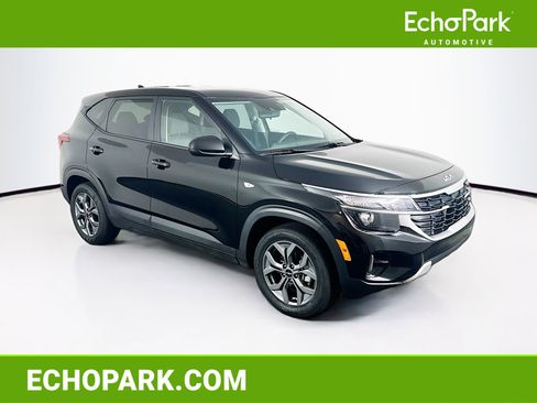 Used 2026 Kia Seltos LX FWD image 1