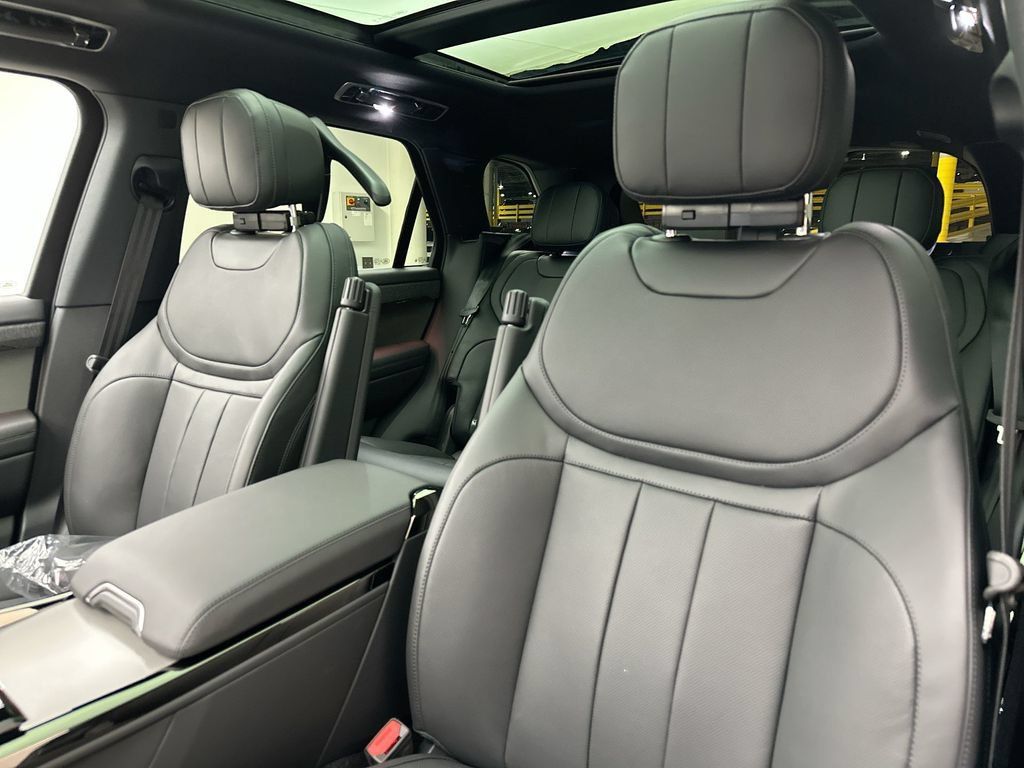 New 2027 Land Rover Range Rover Sport SE AWD/4WD image 10