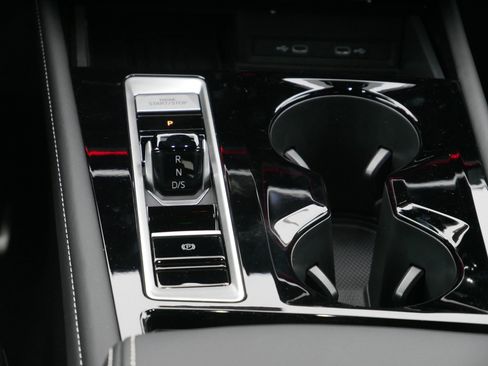 New 2026 Volkswagen Atlas Cross Sport SEL Premium R-Line image 7