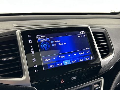 Used 2017 Honda Pilot Touring image 41