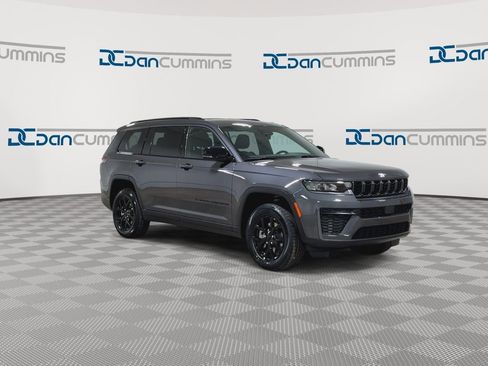 New 2026 Jeep Grand Cherokee L 4WD image 3