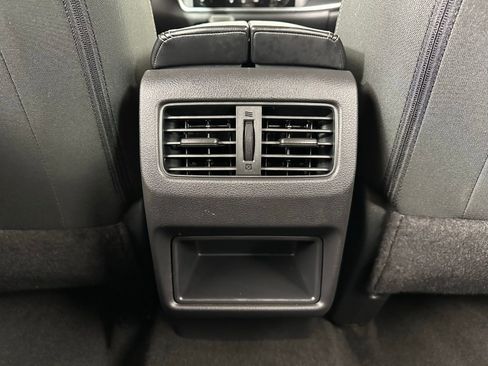 Used 2025 Nissan Rogue S image 30