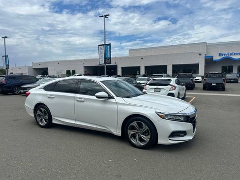 Used 2018 Honda Accord EX image 2