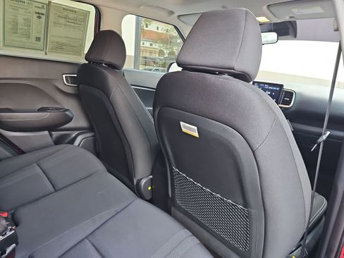 Certified 2022 Hyundai Venue SEL FWD image 16