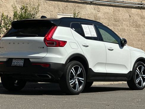 Used 2019 Volvo XC40 T5 R-Design AWD/4WD image 3
