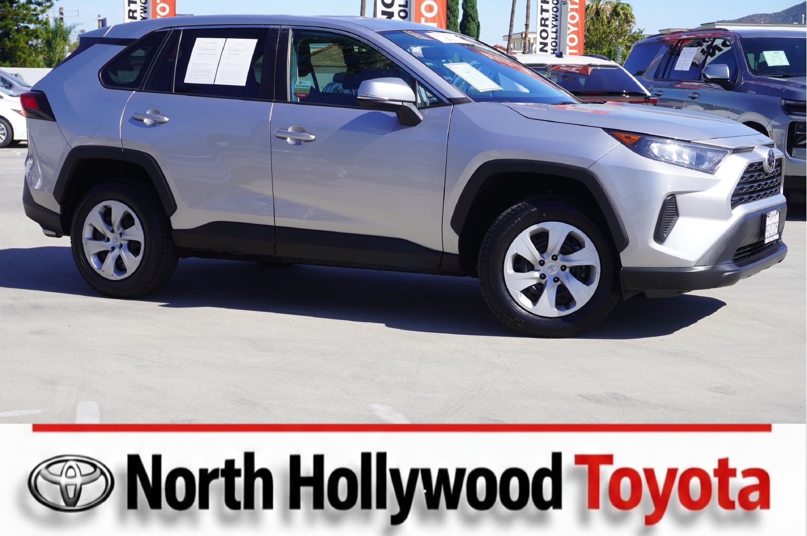 Certified 2022 Toyota RAV4 LE FWD image 1