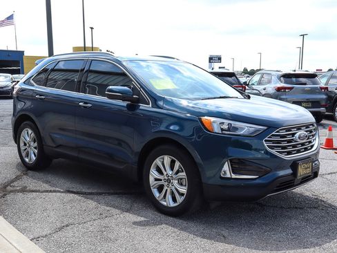 Used 2020 Ford Edge Titanium AWD/4WD image 3