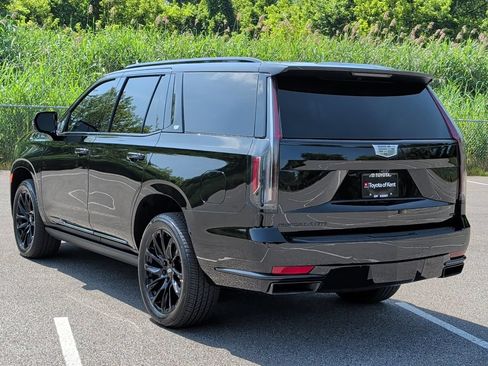 Used 2024 Cadillac Escalade Sport Platinum w/ LPO, ONYX Package AWD/4WD image 7