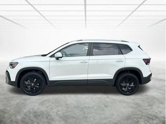 New 2026 Volkswagen Taos SE FWD video 2