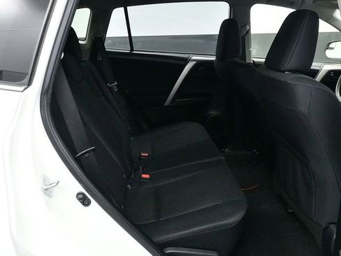 Used 2018 Toyota RAV4 LE image 11