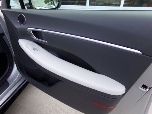 Used 2025 Hyundai Sonata SEL AWD/4WD image 48