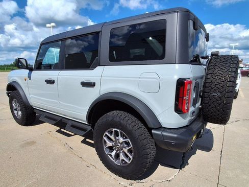 Used 2024 Ford Bronco Badlands AWD/4WD image 6