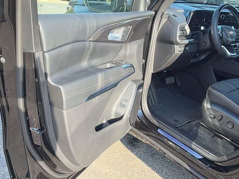 New 2026 Chevrolet Traverse High Country FWD image 11