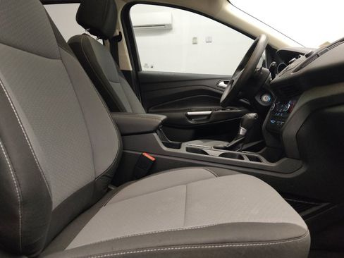 Used 2017 Ford Escape SE FWD image 21