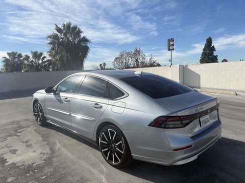 Used 2023 Honda Accord Touring image 9