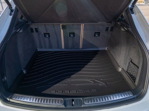 Certified 2026 Porsche Macan AWD/4WD image 28