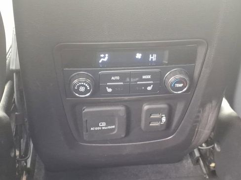Used 2020 Buick Enclave Premium w/ Sun and Sites Package AWD/4WD image 13