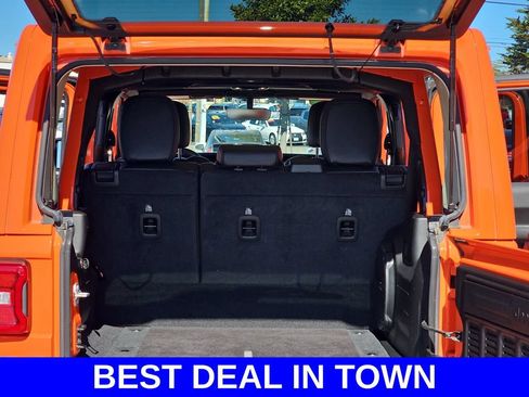 Used 2023 Jeep Wrangler Unlimited Rubicon 4xe w/ Steel Bumper Group AWD/4WD image 12