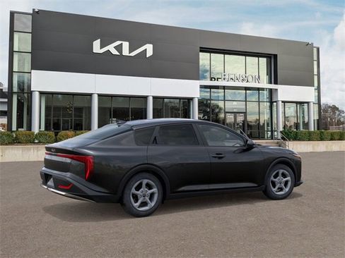 New 2025 Kia K4 LXS image 7