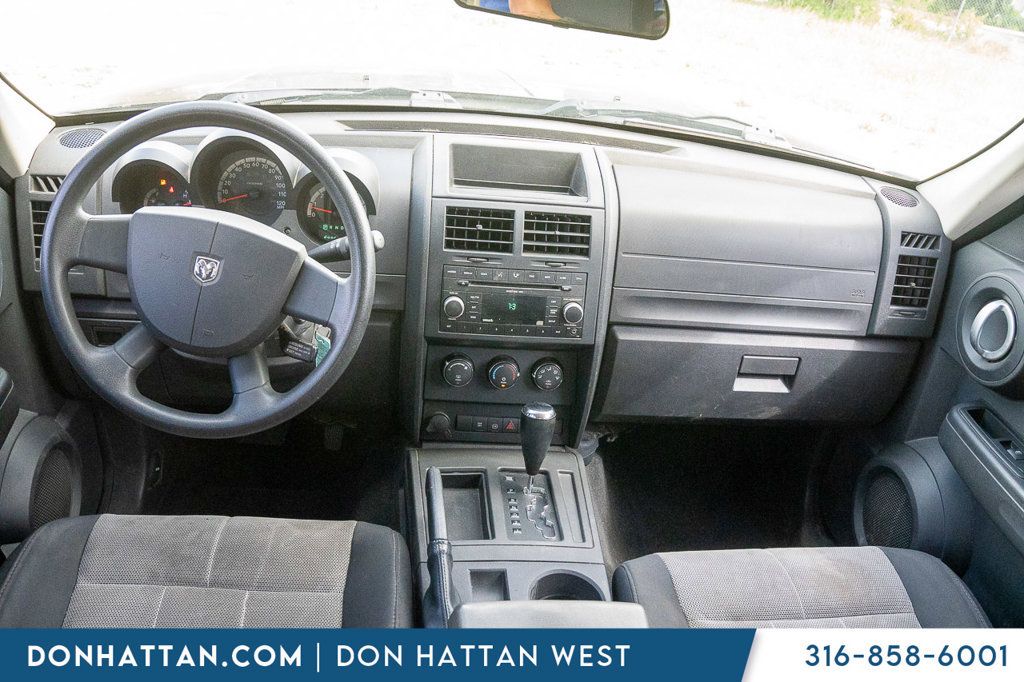 Used 2007 Dodge Nitro SXT RWD image 4