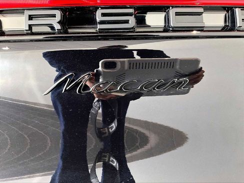 New 2026 Porsche Macan image 33
