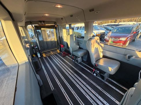 Used 2017 Ford Transit 350 XL RWD image 24