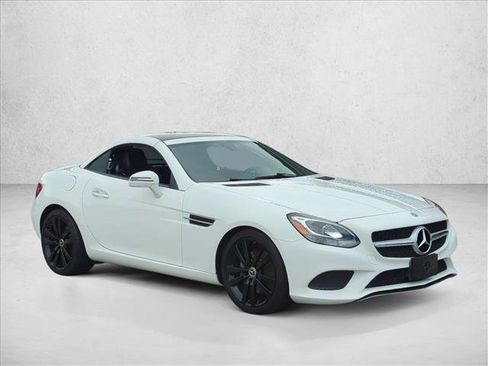 Used 2020 Mercedes-Benz SLC 300 image 3